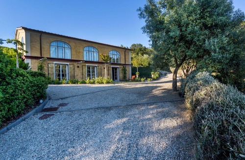 Aulla Villa | Stunning private villa for 8 people with private pool, WIFI, A/C, TV, panoramic view and parking
