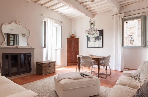 Compignano House | Stunning medieval vllage townhouse close to Perugia
