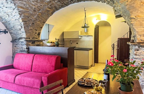 Lucinasco House | Stunning private villa for 7 guests with WIFI and patio