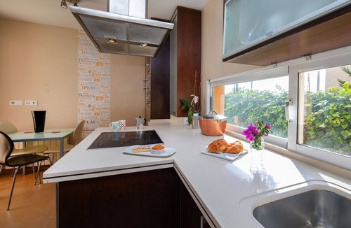 La Colina House | Stunning private villa for 6 people with A/C, private pool, WIFI, TV, patio and pets allowed