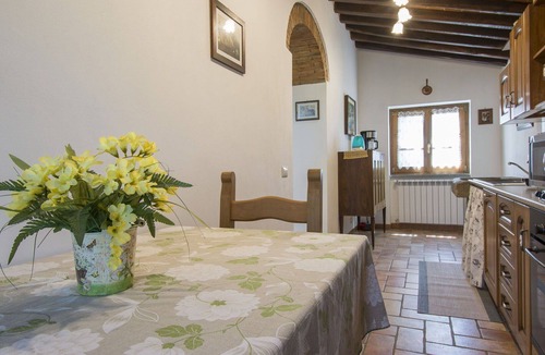 Oliveto Villa | Stunning private villa for 8 guests with WIFI, private pool, TV, patio and pets allowed