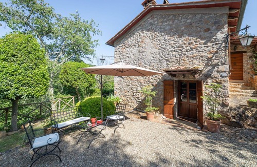 Monticiano Villa | Stunning private villa for 6 guests with WIFI, private pool, TV, patio and pets allowed