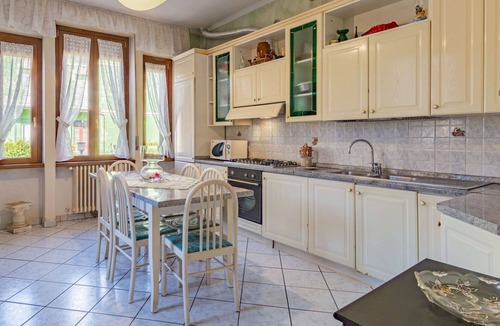 Porto Ceresio House | Stunning villa for 7 people with WIFI, TV and balcony
