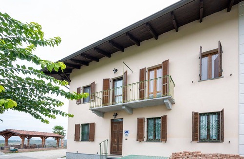 Portacomaro House | Stunning villa for 10 guests with WIFI, A/C, private pool, terrace, pets allowed and panoramic .