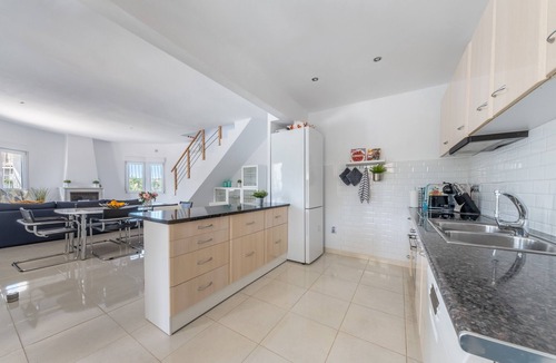 Quesada Villa | Stunning Villa with Private Pool, Terrace, Balcony, A/C & Wi-Fi