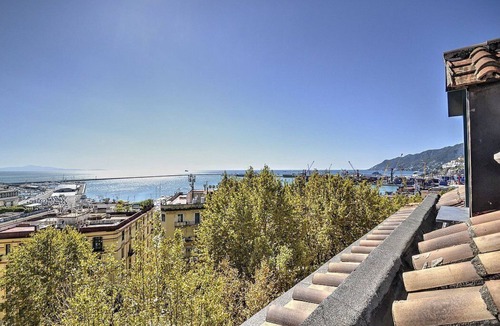 Historical Downtown Salerno Apartment | Suite Hermes: An elegant and modern studio apartment located in the center of Salerno, with Free WI-FI.