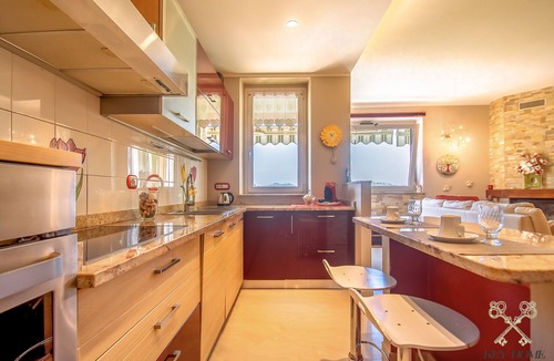 Diano d'Alba Apartment | Sunny House elegant house with terrace