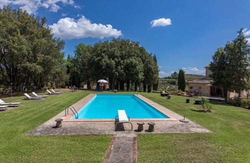 Murlo Villa | Surrounded by greenery and nature, a newly restored villa and an annex ideal for a group up to 14 pe