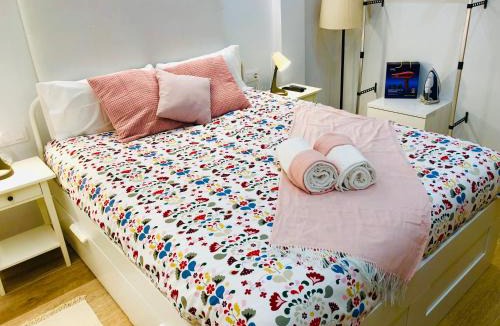 Collblanc y La Torrassa Apartment | Sweet Room Barcelona