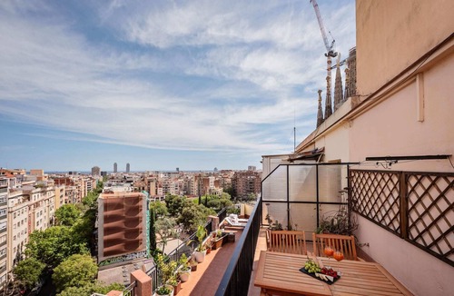 La Sagrada Familia Apartment | Sweett | Atic Eloi - Two Bedroom Apartment, Sleeps 5