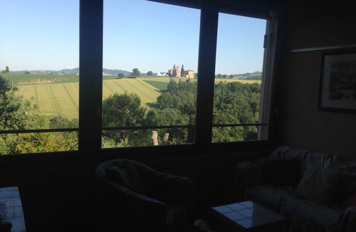 Crespellano House | Swimming pool and relax on the Bolognese hills between art, engines, great food
