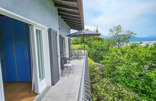 Cannobio House | Tastefully furnished 3½-room house with private lake access