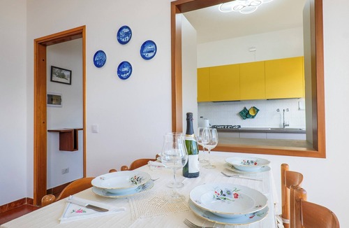 Gonte Apartment | Tastefully furnished 3½-room apartment with veranda, garden and balcony