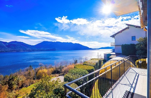 Gonte Apartment | Tastefully furnished 3½-room apartment with veranda, garden and balcony