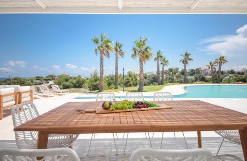 Capitolo Villa | TD Villa Maestrale Luxury Pool & Sea View