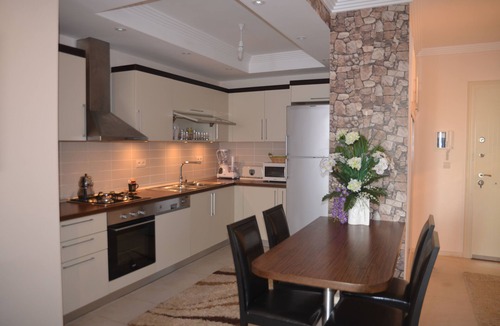 Mahmutlar Condo | Terra Desir 1+1 with Sea View