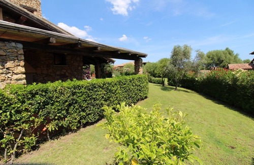 Golfo di Marinella Apartment | Terraced house in residence with pool, relaxation and independence 9 beds