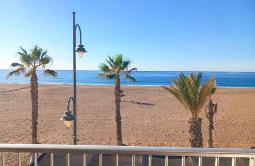 Bolnuevo House | THE BEACH (VILLA MAR) - Fantastic beach front apartment - Free WiFi
