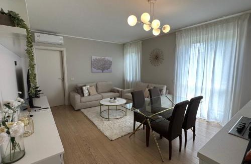 Sesto Calende Apartment | The Captain Apartments Marina next to Verbella Leonardo Academy MXP