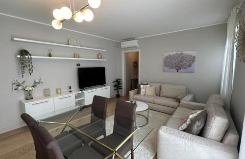 Sesto Calende Apartment | The Captain Apartments Marina next to Verbella Leonardo Academy MXP