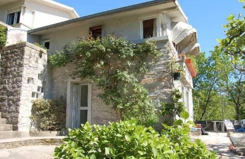 Cogorno Villa | The Cin: villa with swimming pool surrounded by forest. Fabulous sea view.