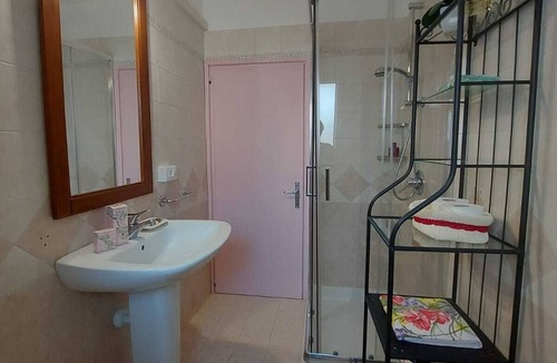 Semonzo Apartment | The Garden holiday apartment: surrounded by greenery, close to flying places