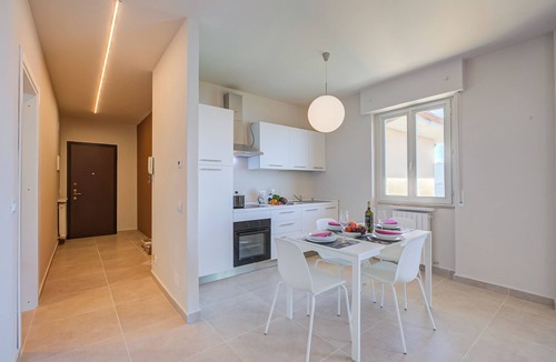 Carcioni Apartment | The Golden View, Belgirate, Italy