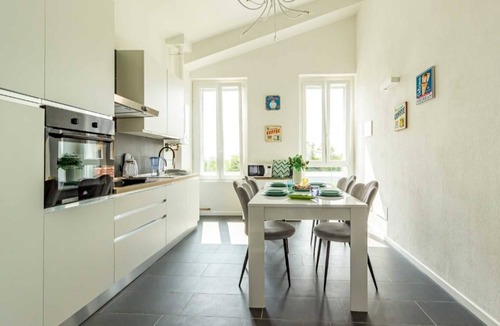 San Fermo della Battaglia Apartment | The Castle - One Bedroom Apartment, Sleeps 4