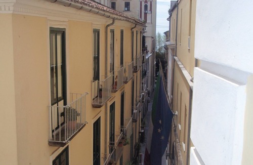 Historical Downtown Salerno House | The Place - The Corner Suite. Cooking class available on demand