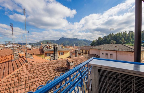 Borgo San Dalmazzo Apartment | The Suite in the Borgo