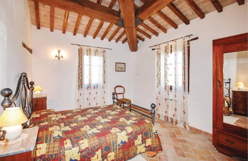 Fratta House | This vacation home with pool is located 4 km from Monte Castello di Vibio, a small village in the pr