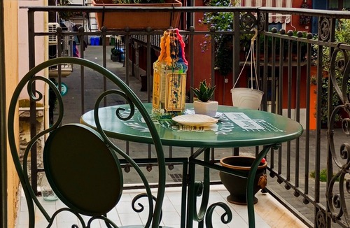 Pozzuoli House | Three Free Trees Home 🌳 Pozzuoli center and port