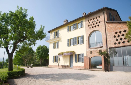 Nizza Monferrato Villa | To fall in love with! Magnificent villa with panoramic views all around, pool, bowling green, 3 ha of land