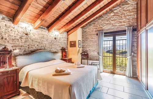 Firenzuola House | Torre delle Rose is a wonderful vacation villa created by the careful renovation of a farmhouse in a
