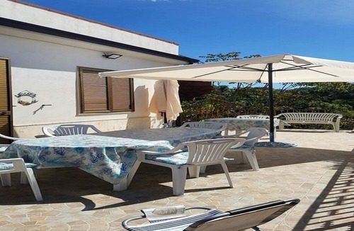 Palizzi House | Tra i Bergamotti e il Mare.