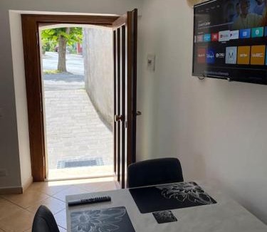 Longano Apartment | TreeStay - Ampio appartamento moderno completo di tutto