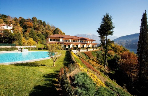 Tremezzo Apartment | Tremezzo residence apartment no 3 with pool and spa by Italian Apartments