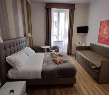 Rione XVIII Castro Pretorio House | TRIPLE big room AMAZING VIEW, for two o three person, in CENTER of ROME