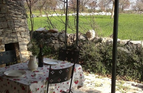 Cisternino Villa | Trullo in the woods, a few steps from a hiking and cycling trail