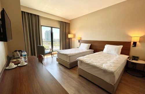 Yuregir Hotel | Turkmen Riverside Hotel