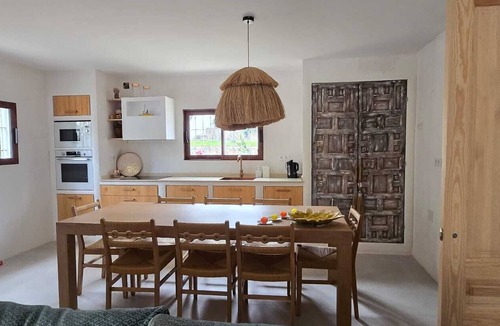 Cunit House | Typical ibiza-style family villa with large swimming pool 15 mn from Sitges