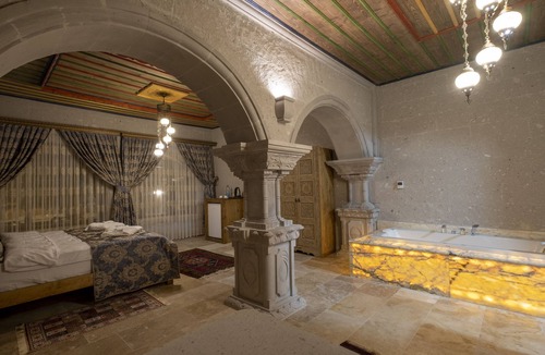 Cavusin Hotel | Underground Cave Suites