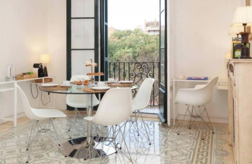 La Sagrada Familia Apartment | Unforgettable Views of the Sagrada Familia – 4-Bedroom Family Apartment