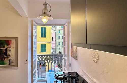 Vernazza House | UNIQUE: Overlooking the Square, Sea View, Air Conditioning, 2 Bathrooms, SPA