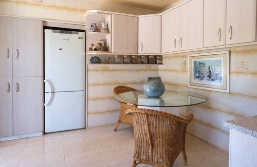 La Colina Villa | Unique, tropical garden swimming pool+private parking,bbq,TV DTD+satelite,Wifi,Netflix
