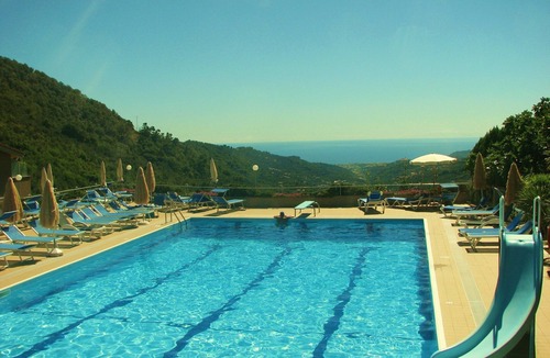 Diano Evigno Apartment | Upupa - A terrace on the Gulf