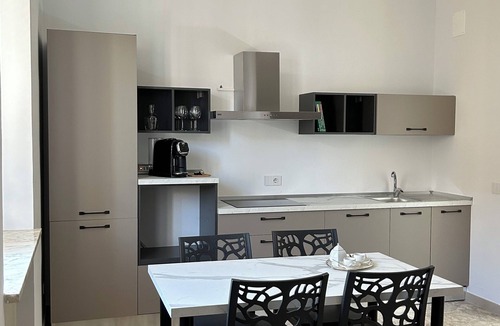 Lamezia Terme Apartment | Urban style meets cozy comfort