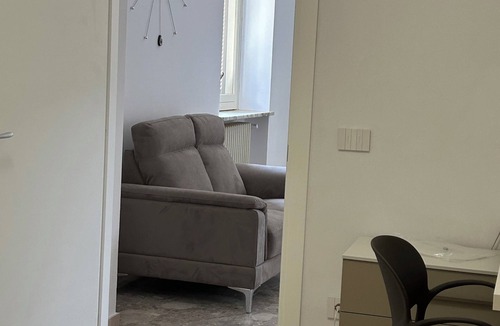 Lamezia Terme Apartment | Urban style meets cozy comfort