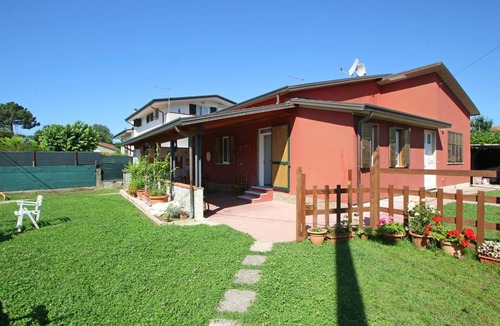 Ronchi Apartment | Utopia - House at 1,4Km from the Sea for 5 People with Garden