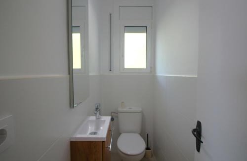 Llanca House | V. FANÉ ESQ - Casa con jardín y vista mar en Llançà acabada de reformar - ES-228-10